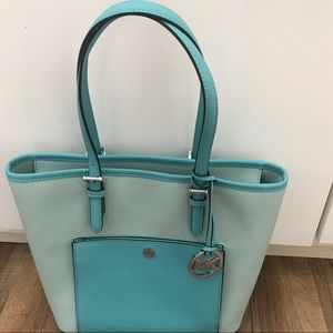 MK MD TZ Snap Pocket Tote FLASH SALE ⚠️